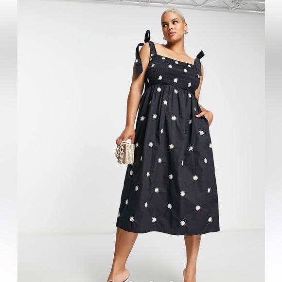 Never Fully Dressed Dresses & Skirts - Never Fully Dressed tie shoulder daisy embroidered maxi dress women’s 12